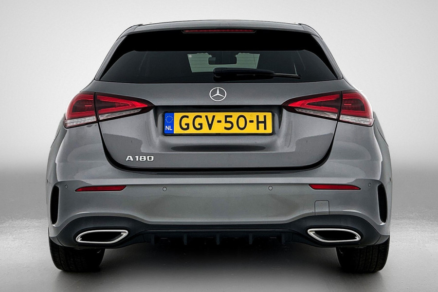 Mercedes-Benz A-Klasse 180 AMG | SFEERVERL | AchteruitCAM | StoelverW | Goed onderH | Groot scherm |