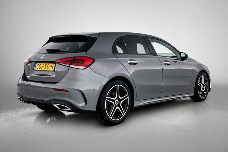 Mercedes-Benz A-Klasse 180 AMG | SFEERVERL | AchteruitCAM | StoelverW | Goed onderH | Groot scherm |