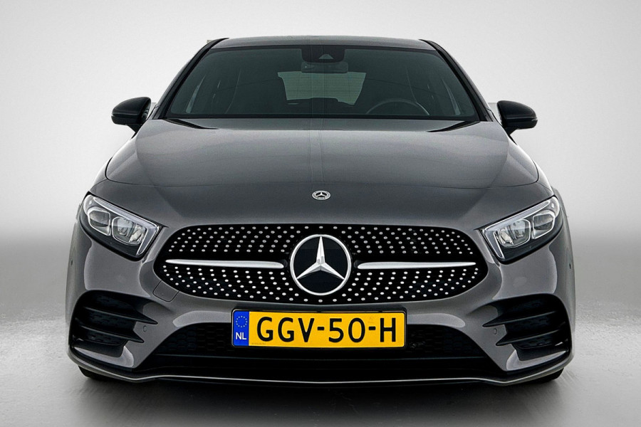 Mercedes-Benz A-Klasse 180 AMG | SFEERVERL | AchteruitCAM | StoelverW | Goed onderH | Groot scherm |