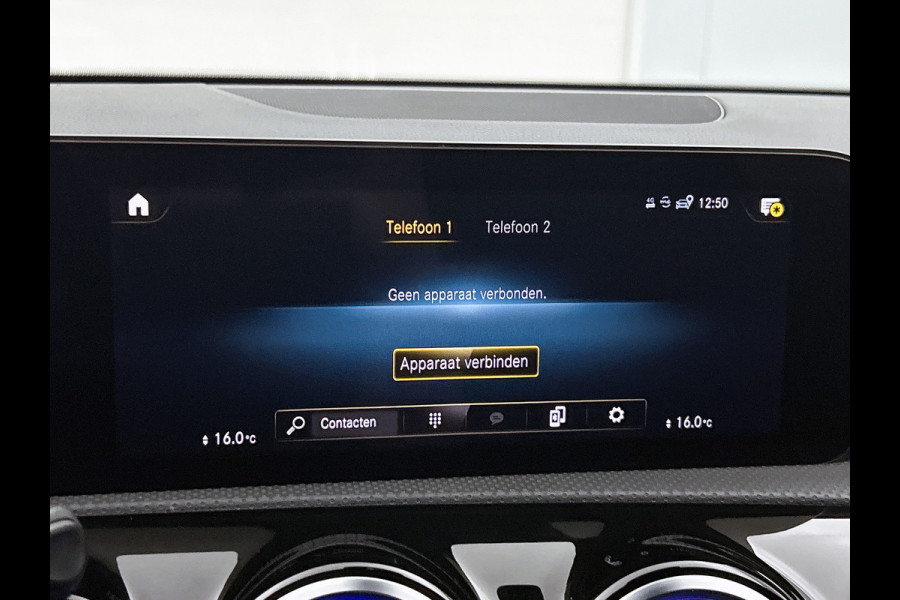 Mercedes-Benz A-Klasse 180 AMG | SFEERVERL | AchteruitCAM | StoelverW | Goed onderH | Groot scherm |