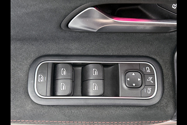 Mercedes-Benz A-Klasse 180 AMG | SFEERVERL | AchteruitCAM | StoelverW | Goed onderH | Groot scherm |