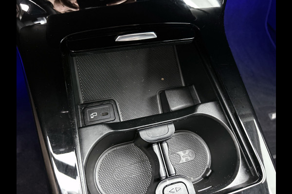 Mercedes-Benz A-Klasse 180 AMG | SFEERVERL | AchteruitCAM | StoelverW | Goed onderH | Groot scherm |