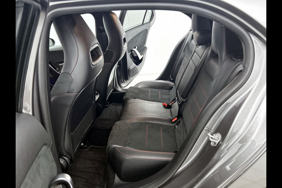 Mercedes-Benz A-Klasse 180 AMG | SFEERVERL | AchteruitCAM | StoelverW | Goed onderH | Groot scherm |