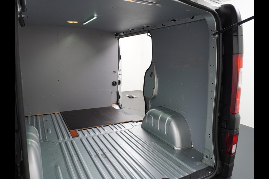 Opel Vivaro 1.6CDTI 126PK L1H1 Navi Airco Camera Trekhaak Cruise Control Pdc DAB Bluetooth Edition EcoFlex Wandbetimmering Schuifdeur Achterklep 1e Eigenaar Euro 6 Trekgewicht 2.000kg