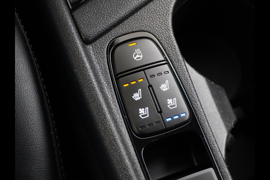 Kia Niro 1.6GDi 142PK Hybrid Autom. ExecutiveLine Leder+Memory Schuif-kanteldak Trekhaak JBL®-Sound Apple Carplay Android Auto Adap.Cruis DAB Keyless Led Privacy Glas Subwoofer Rijstrooksensor Regen-Lichtsensor 1e Eigenaar Dealeronderhouden Zeer compleet!