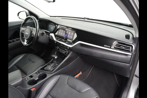 Kia Niro 1.6GDi 142PK Hybrid Autom. ExecutiveLine Leder+Memory Schuif-kanteldak Trekhaak JBL®-Sound Apple Carplay Android Auto Adap.Cruis DAB Keyless Led Privacy Glas Subwoofer Rijstrooksensor Regen-Lichtsensor 1e Eigenaar Dealeronderhouden Zeer compleet!