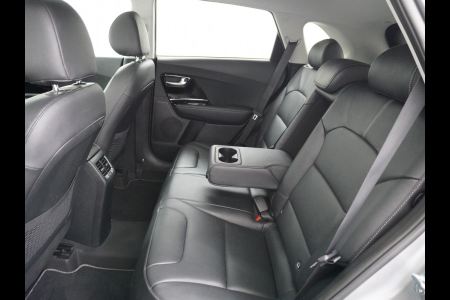 Kia Niro 1.6GDi 142PK Hybrid Autom. ExecutiveLine Leder+Memory Schuif-kanteldak Trekhaak JBL®-Sound Apple Carplay Android Auto Adap.Cruis DAB Keyless Led Privacy Glas Subwoofer Rijstrooksensor Regen-Lichtsensor 1e Eigenaar Dealeronderhouden Zeer compleet!