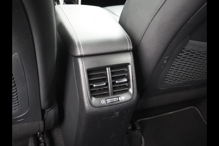 Kia Niro 1.6GDi 142PK Hybrid Autom. ExecutiveLine Leder+Memory Schuif-kanteldak Trekhaak JBL®-Sound Apple Carplay Android Auto Adap.Cruis DAB Keyless Led Privacy Glas Subwoofer Rijstrooksensor Regen-Lichtsensor 1e Eigenaar Dealeronderhouden Zeer compleet!
