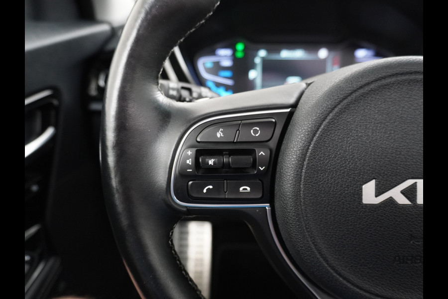Kia Niro 1.6GDi 142PK Hybrid Autom. ExecutiveLine Leder+Memory Schuif-kanteldak Trekhaak JBL®-Sound Apple Carplay Android Auto Adap.Cruis DAB Keyless Led Privacy Glas Subwoofer Rijstrooksensor Regen-Lichtsensor 1e Eigenaar Dealeronderhouden Zeer compleet!