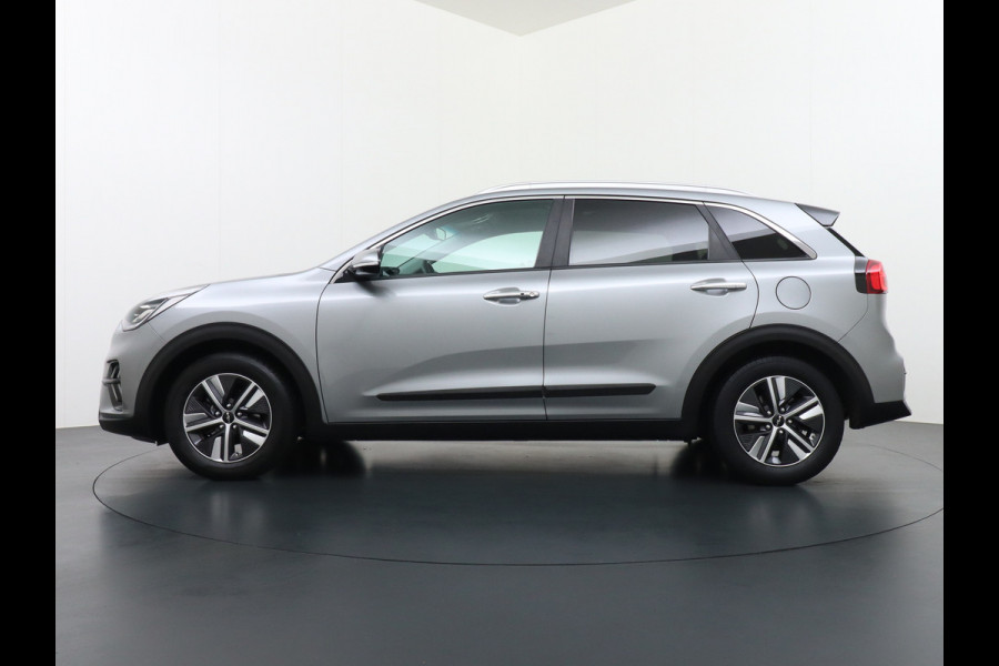 Kia Niro 1.6GDi 142PK Hybrid Autom. ExecutiveLine Leder+Memory Schuif-kanteldak Trekhaak JBL®-Sound Apple Carplay Android Auto Adap.Cruis DAB Keyless Led Privacy Glas Subwoofer Rijstrooksensor Regen-Lichtsensor 1e Eigenaar Dealeronderhouden Zeer compleet!
