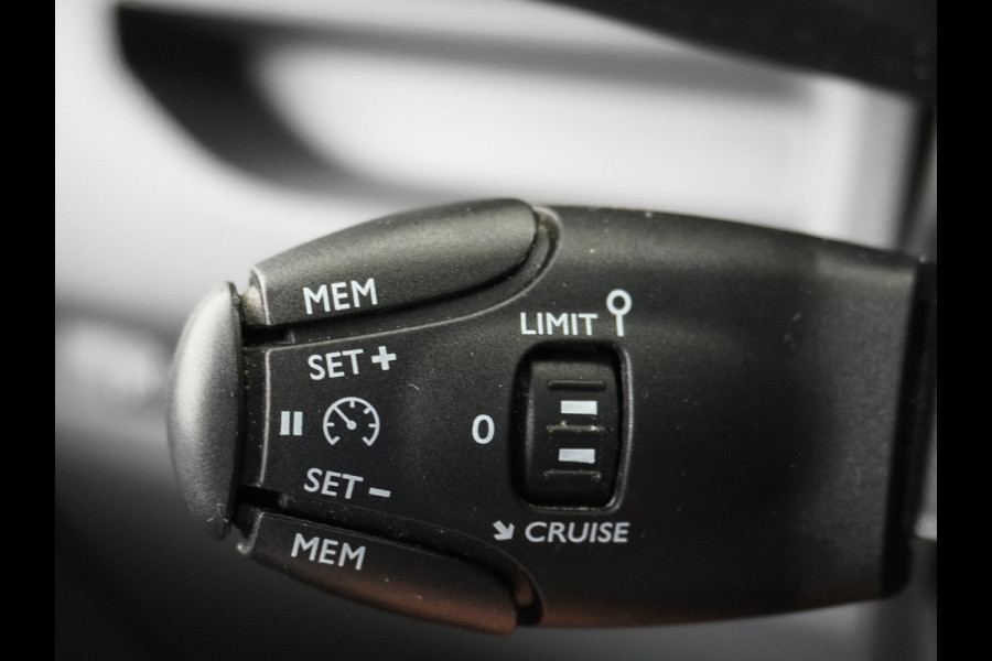 Peugeot Expert XL 2.0HDI 145pk 3Pers. Financial Lease €301,- p/mnd Navi Apple Carplay Android Auto Airco 2xSchuifdeur Pdc Cruise DAB+ Bordherke Regen/Lichtsensor Dodehoeksensor SpoorAssist Voorruit+Wisserverwarmd 1e Eigenaar Euro 6 370Nm koppel