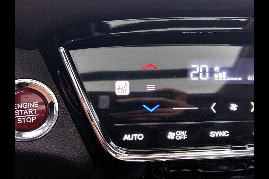 Honda HR-V 1.5 i-VTEC Executive PANO CAMERA NAVI TREKHAAK