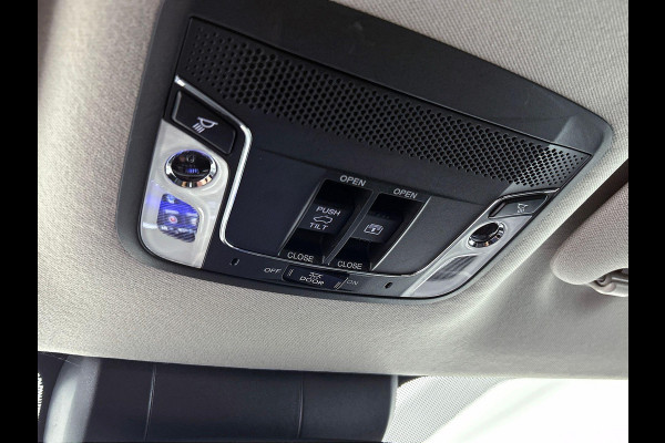 Honda HR-V 1.5 i-VTEC Executive PANO CAMERA NAVI TREKHAAK
