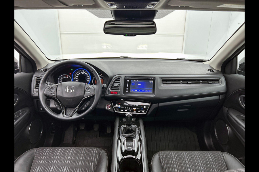 Honda HR-V 1.5 i-VTEC Executive PANO CAMERA NAVI TREKHAAK