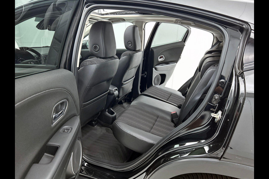 Honda HR-V 1.5 i-VTEC Executive PANO CAMERA NAVI TREKHAAK