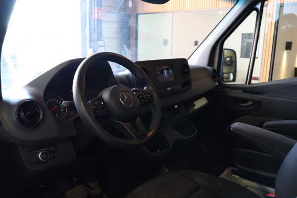 Mercedes-Benz Sprinter 314 2.2 CDI L2H2 | MBUX | Navigatie | Cruise control | Camera | CarPlay | Android Auto | Airco | Nieuwe APK | Groot Onderhoud | NL Auto