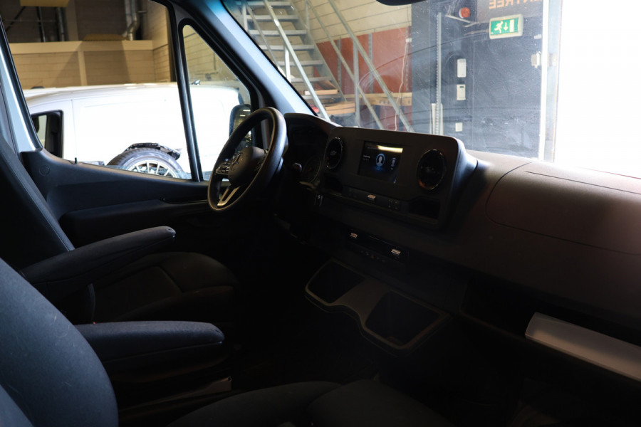 Mercedes-Benz Sprinter 314 2.2 CDI L2H2 | MBUX | Navigatie | Cruise control | Camera | CarPlay | Android Auto | Airco | Nieuwe APK | Groot Onderhoud | NL Auto