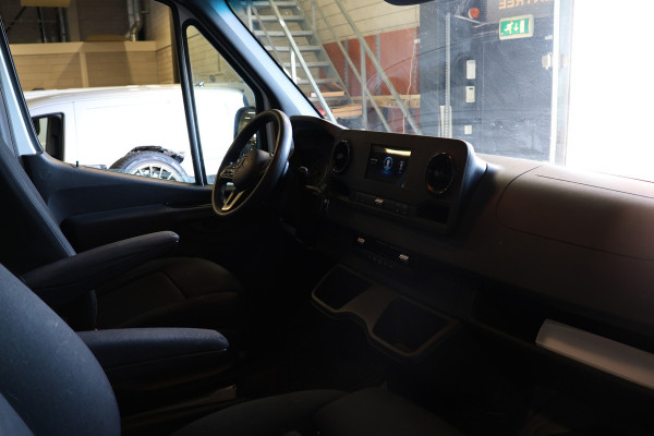 Mercedes-Benz Sprinter 314 2.2 CDI L2H2 | MBUX | Navigatie | Cruise control | Camera | CarPlay | Android Auto | Airco | Nieuwe APK | Groot Onderhoud | NL Auto