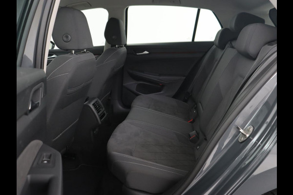 Volkswagen Golf 1.4 eHybrid Style | Massage | Carplay | Sfeerverlichting | Navigatie | Memory | Adaptive cruise | Parkeerhulp | ergoActive | LED Plus | Climate control | PHEV | Plug In
