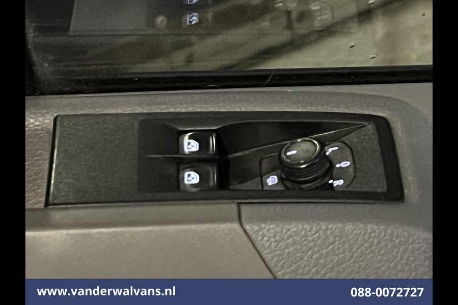 Volkswagen Crafter 2.0 TDI 141pk L4H3 L3H2 Euro6 Airco | Camera | Apple Carplay | Android Auto | Parkeersensoren Bijrijdersbank, 3000kg trekvermogen