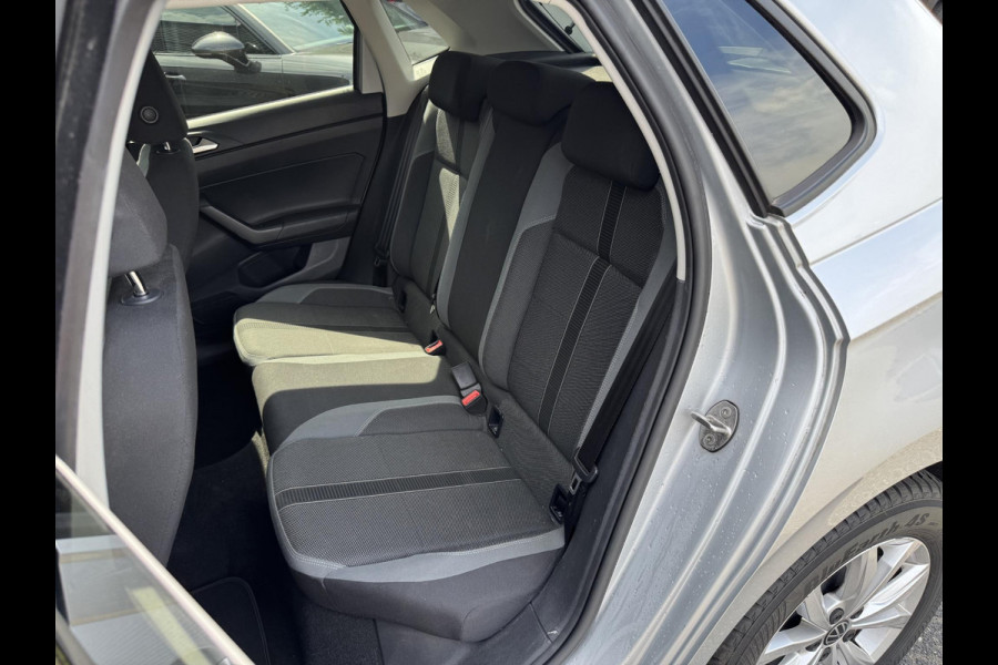 Volkswagen Polo 1.0 TSI DSG Highline Business R | Camera | DAB | Carplay | Lichtmetalen Velgen | Climate Control |