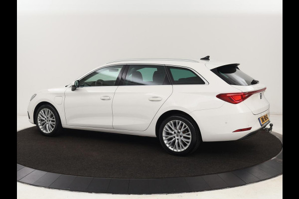 Seat Leon 1.4 TSI eHybrid PHEV Xcellence | Trekhaak | Stoel & stuurverwarming | Carplay | Navigatie | Adaptive cruise | Full LED | Park Assist | Climate control | Keyless | Plug In