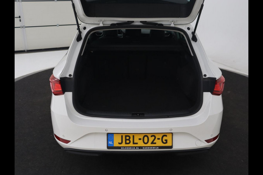Seat Leon 1.4 TSI eHybrid PHEV Xcellence | Trekhaak | Stoel & stuurverwarming | Carplay | Navigatie | Adaptive cruise | Full LED | Park Assist | Climate control | Keyless | Plug In