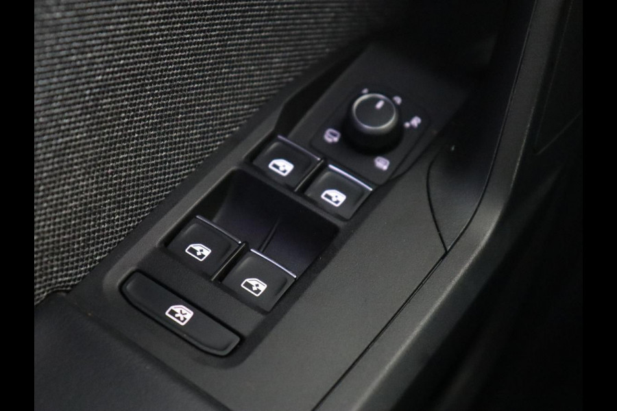Seat Leon 1.4 TSI eHybrid PHEV Xcellence | Trekhaak | Stoel & stuurverwarming | Carplay | Navigatie | Adaptive cruise | Full LED | Park Assist | Climate control | Keyless | Plug In