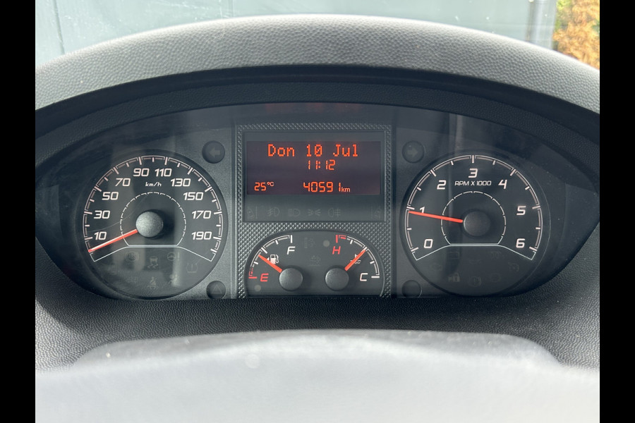 Citroën Jumper 2.2 140 PK EURO 6 / PICK UP / OPEN LAADBAK / 1e EIG. / 40.591 KM !! / 7 PERS. DUBBEL CABINE / 2.5 TONS TREKHAAK / PARKEER SENSOR