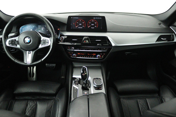 BMW 5 Serie 520i High Executive (PANORAMADAK, H&K, CAMERA, TREKHAAK, STOEL/STUUR VERWARMING, ELEKTR STOELEN, HEAD-UP, NL-AUTO)
