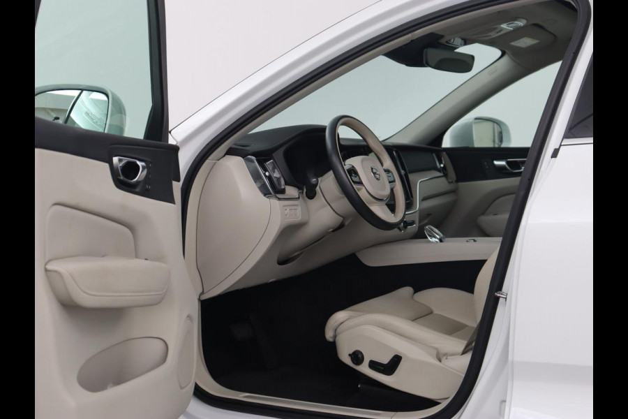 Volvo XC60 2.0 Recharge T8 AWD Inscription | Panoramadak | Trekhaak | Leder | Camera | Carplay | Navigatie | Memory | Keyless | PHEV | Plug In