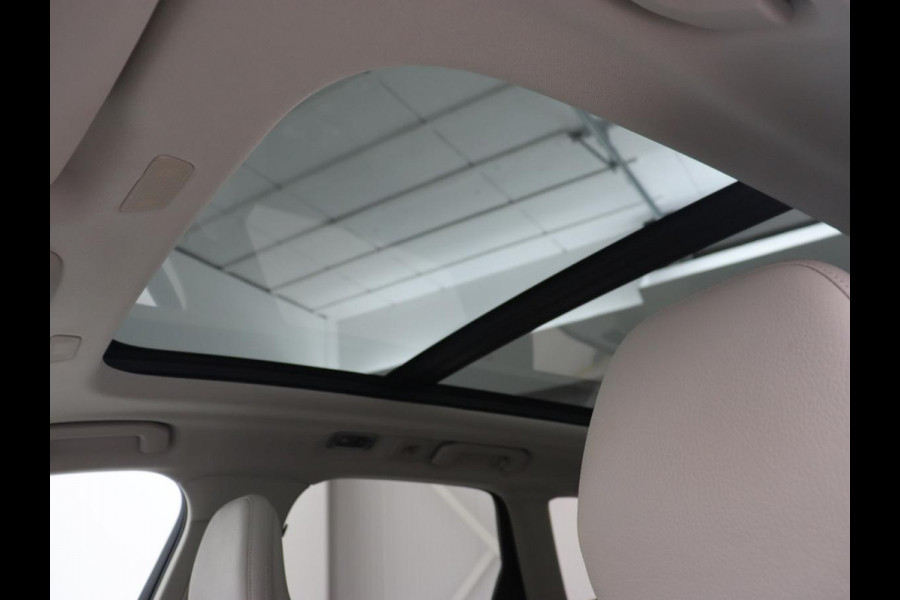 Volvo XC60 2.0 Recharge T8 AWD Inscription | Panoramadak | Trekhaak | Leder | Camera | Carplay | Navigatie | Memory | Keyless | PHEV | Plug In