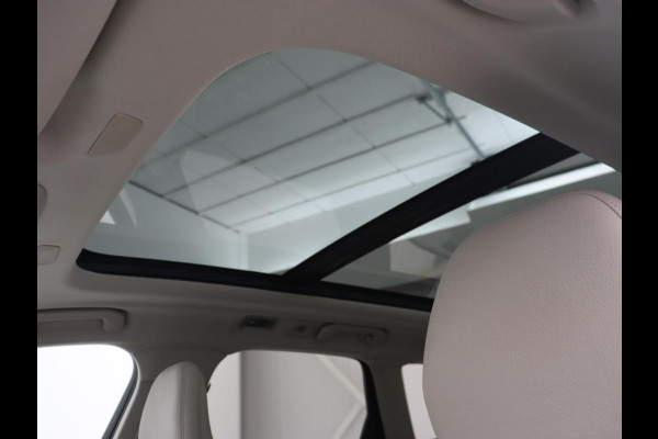 Volvo XC60 2.0 Recharge T8 AWD Inscription | Panoramadak | Trekhaak | Leder | Camera | Carplay | Navigatie | Memory | Keyless | PHEV | Plug In