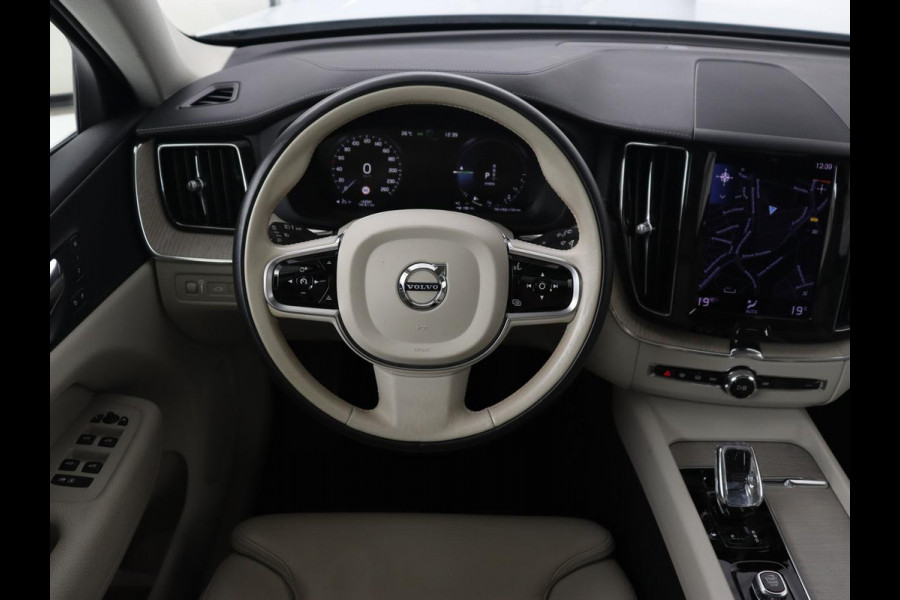 Volvo XC60 2.0 Recharge T8 AWD Inscription | Panoramadak | Trekhaak | Leder | Camera | Carplay | Navigatie | Memory | Keyless | PHEV | Plug In