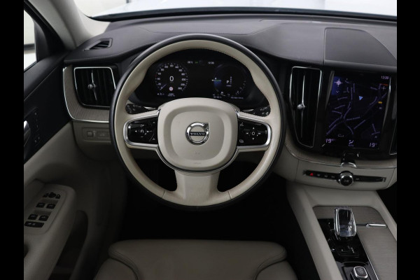 Volvo XC60 2.0 Recharge T8 AWD Inscription | Panoramadak | Trekhaak | Leder | Camera | Carplay | Navigatie | Memory | Keyless | PHEV | Plug In