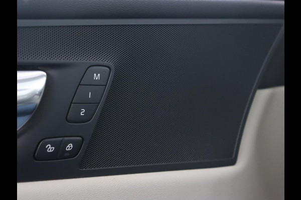 Volvo XC60 2.0 Recharge T8 AWD Inscription | Panoramadak | Trekhaak | Leder | Camera | Carplay | Navigatie | Memory | Keyless | PHEV | Plug In