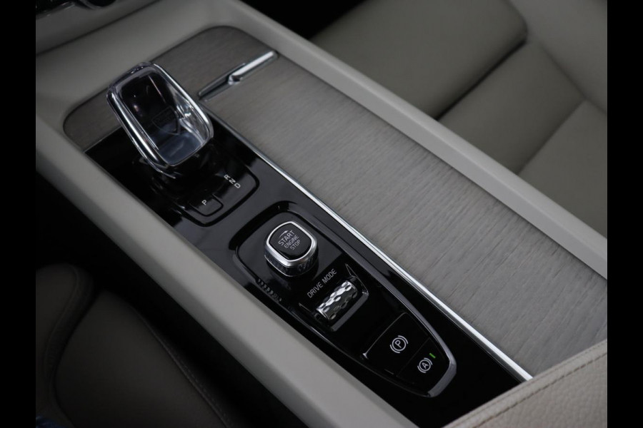 Volvo XC60 2.0 Recharge T8 AWD Inscription | Panoramadak | Trekhaak | Leder | Camera | Carplay | Navigatie | Memory | Keyless | PHEV | Plug In