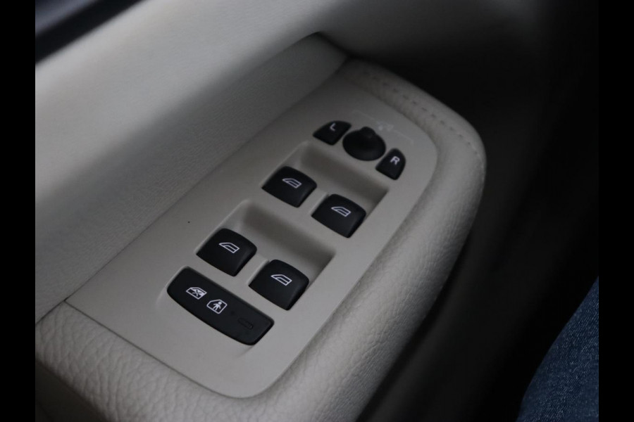 Volvo XC60 2.0 Recharge T8 AWD Inscription | Panoramadak | Trekhaak | Leder | Camera | Carplay | Navigatie | Memory | Keyless | PHEV | Plug In