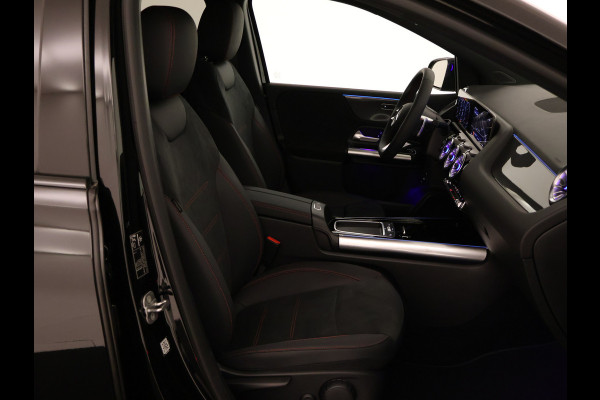 Mercedes-Benz B-Klasse 180 AMG Line LIMITED Edition | Nightpakket | Keyless-Go comfortpakket | Parkeerpakket met achteruitrijcamera | USB-pakket plus | Sfeerverlichting | Dodehoekassistent | EASY PACK achterklep |