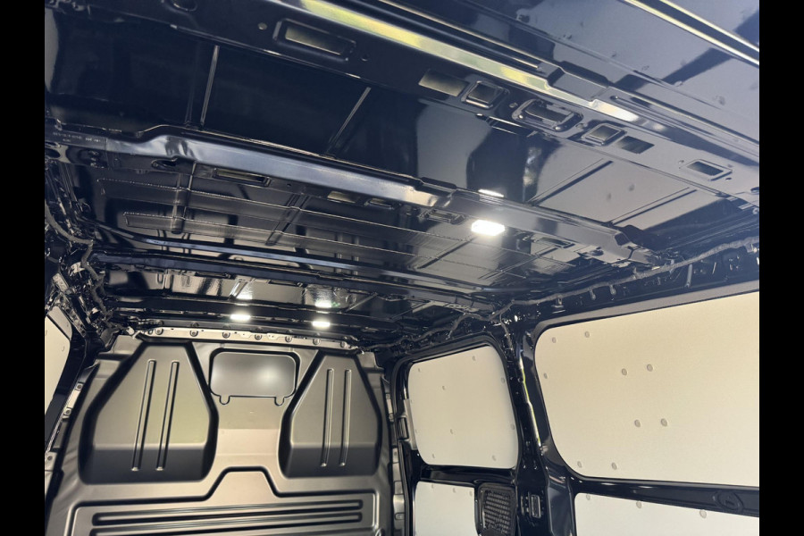 Ford Transit Custom 320 2.5 PHEV L2H1 Sport 233pk | Inklapbare trekhaak | 19 inch lichtmetalen Sport velgen (mat zwart) | Verwarmbaar stuurwiel  | Navigatie systeem | B&O speakers