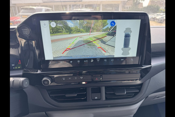 Ford Transit Custom 320 2.5 PHEV L2H1 Sport 233pk | Inklapbare trekhaak | 19 inch lichtmetalen Sport velgen (mat zwart) | Verwarmbaar stuurwiel  | Navigatie systeem | B&O speakers