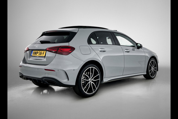 Mercedes-Benz A-Klasse 250 e Business Solution AMG | AMG Line Plus pakket | Nightpakket | Dodehoekassistent | Parkeerpakket met 360°-camera | Antidiefstalpakket URBAN GUARD PLUS | Head-up display | Winter pakket | KEYLESS GO |