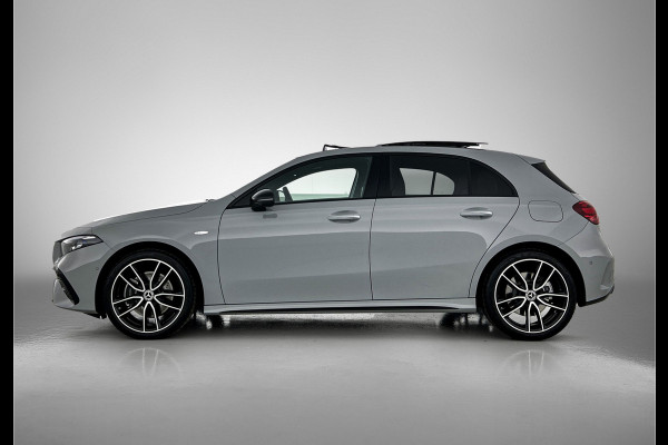 Mercedes-Benz A-Klasse 250 e Business Solution AMG | AMG Line Plus pakket | Nightpakket | Dodehoekassistent | Parkeerpakket met 360°-camera | Antidiefstalpakket URBAN GUARD PLUS | Head-up display | Winter pakket | KEYLESS GO |