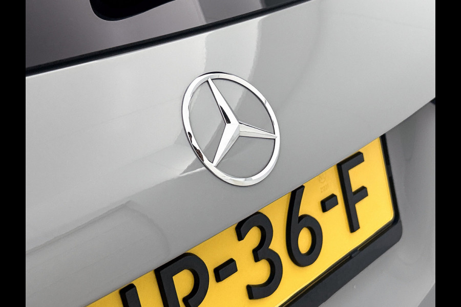 Mercedes-Benz A-Klasse 250 e Business Solution AMG | AMG Line Plus pakket | Nightpakket | Dodehoekassistent | Parkeerpakket met 360°-camera | Antidiefstalpakket URBAN GUARD PLUS | Head-up display | Winter pakket | KEYLESS GO |