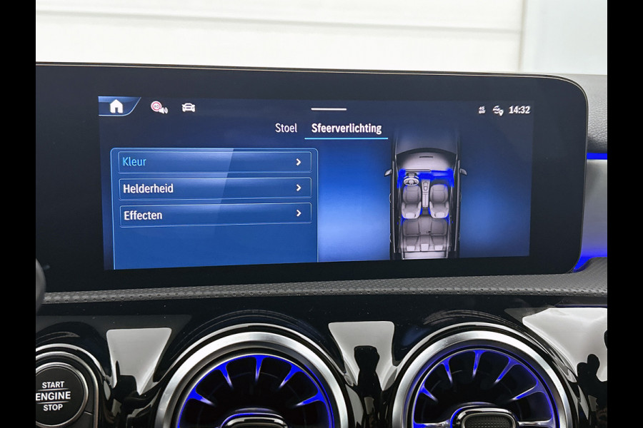 Mercedes-Benz A-Klasse 250 e Business Solution AMG | AMG Line Plus pakket | Nightpakket | Dodehoekassistent | Parkeerpakket met 360°-camera | Antidiefstalpakket URBAN GUARD PLUS | Head-up display | Winter pakket | KEYLESS GO |
