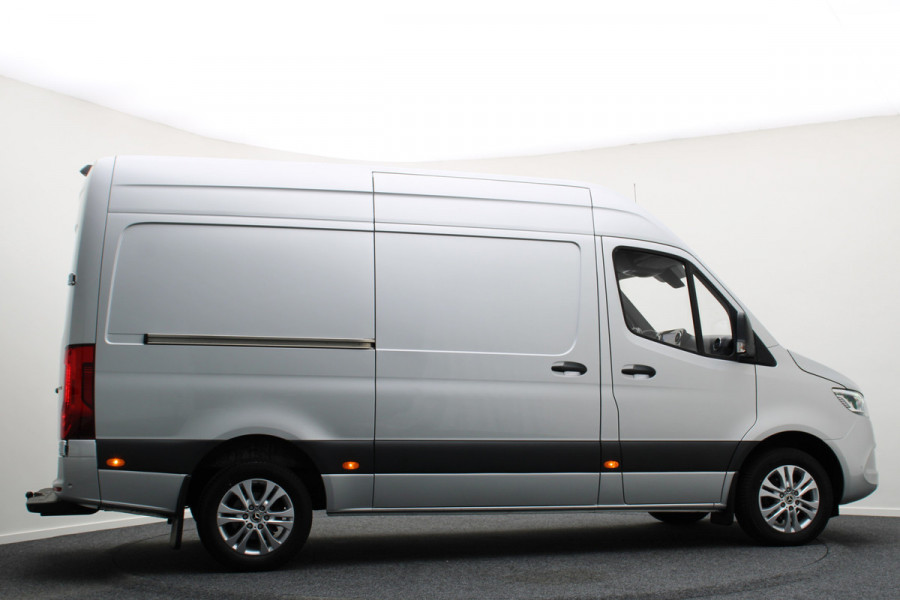 Mercedes-Benz Sprinter 316 CDI Aut. L2H2 360° Camera, LED, Airco, Cruise, Apple Carplay, DAB, Trekhaak, 17''