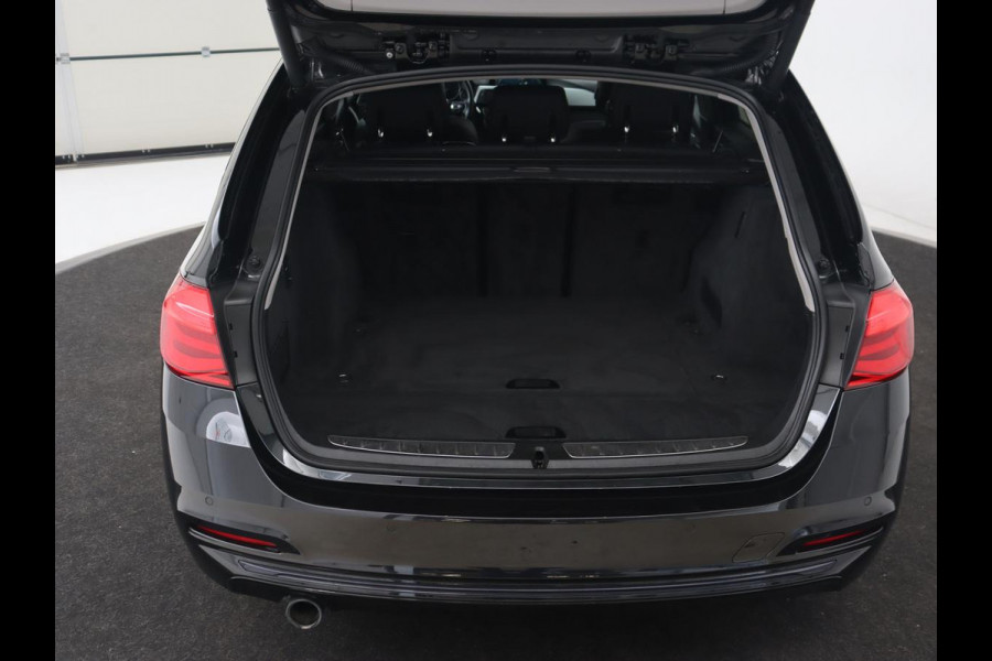 BMW 3 Serie 318i Executive | Sport Line | Full LED | Navigatie | Sportstoelen | Climate control | Parkeerhulp | Bluetooth | Cruise control | Bluetooth