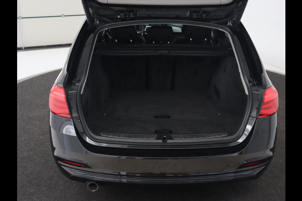 BMW 3 Serie 318i Executive | Sport Line | Full LED | Navigatie | Sportstoelen | Climate control | Parkeerhulp | Bluetooth | Cruise control | Bluetooth