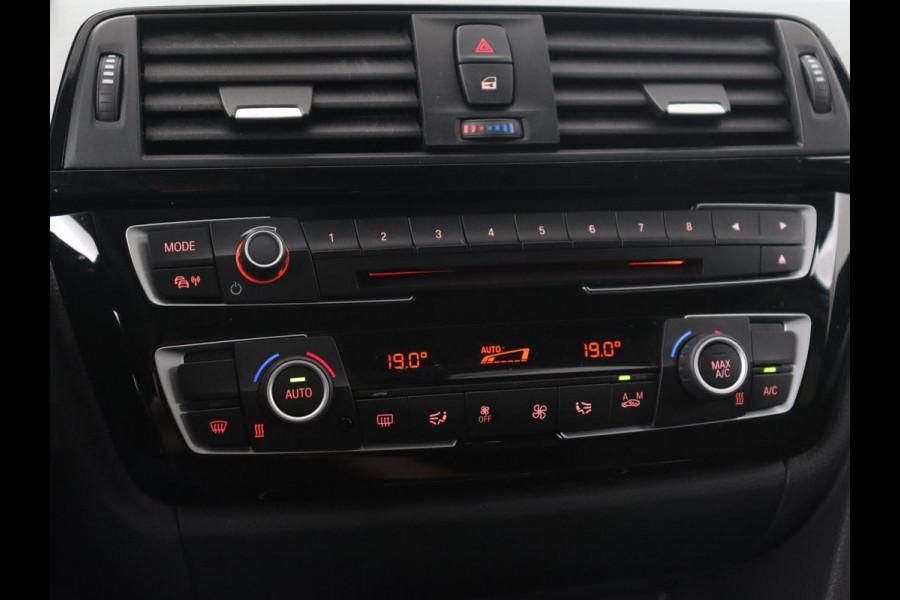 BMW 3 Serie 318i Executive | Sport Line | Full LED | Navigatie | Sportstoelen | Climate control | Parkeerhulp | Bluetooth | Cruise control | Bluetooth
