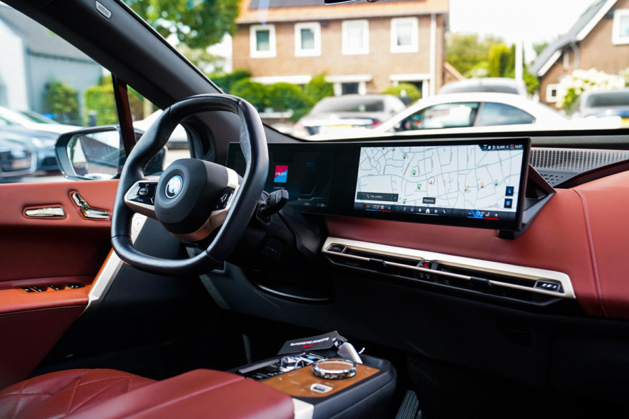 BMW iX XDrive50 Business Edition Plus 112 kWh | 3D Camera | Massage | Headup